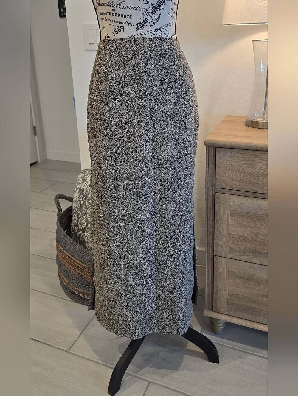 Geoffrey Beene Gray and Black Speckled Maxi Skirt